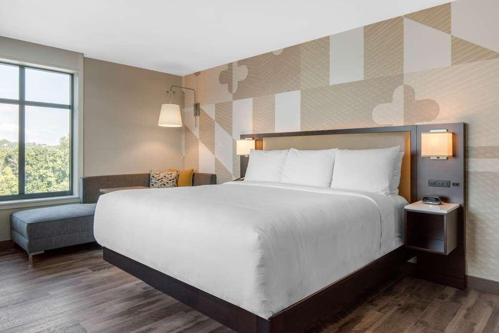Cambria Hotel 3*