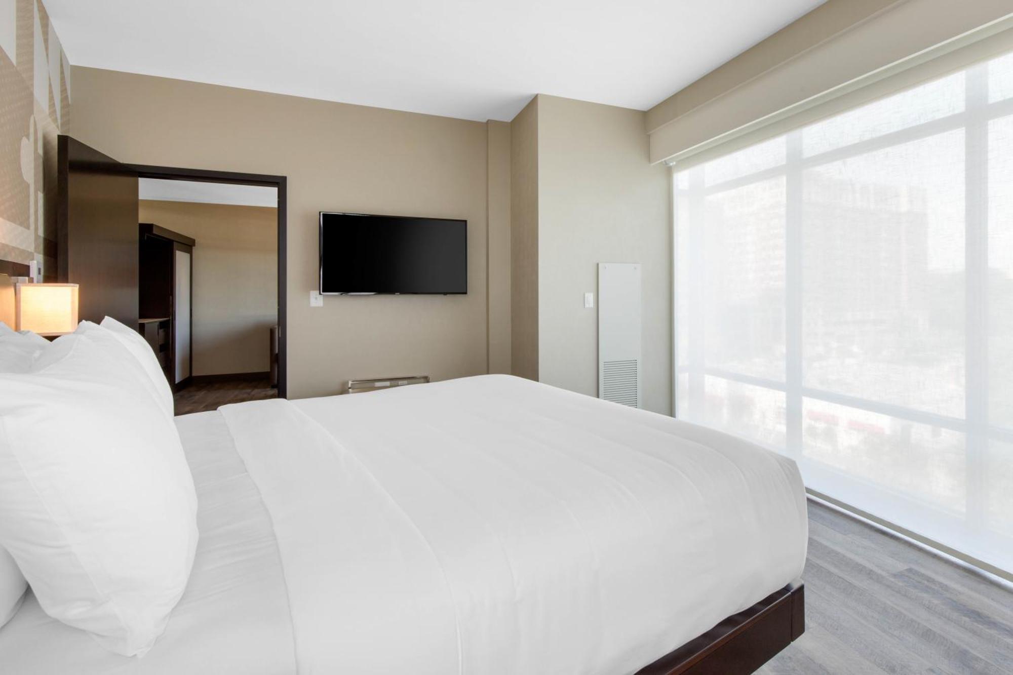 Hotel Cambria College Park