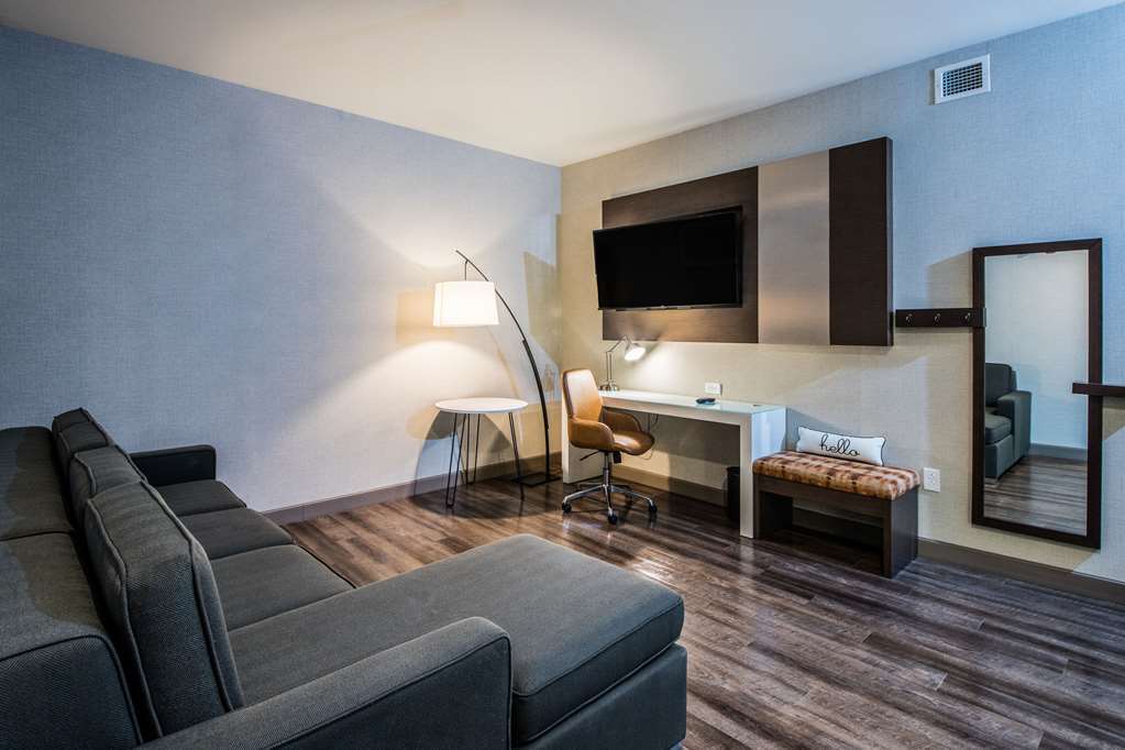 Cambria Hotel 3*